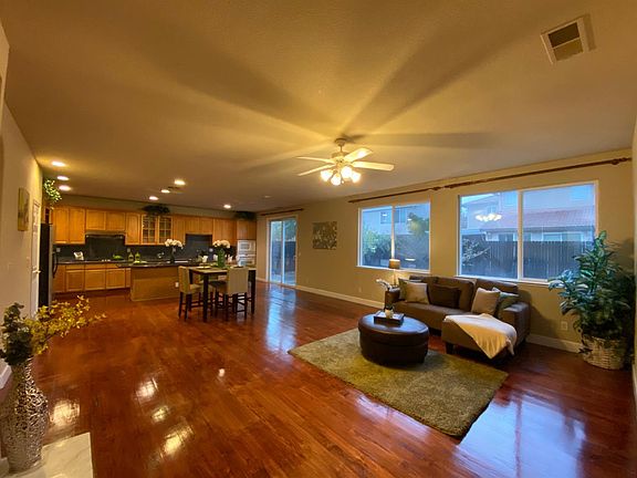 4th image of 240 Allaire Cir