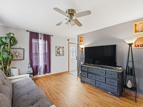5th image of 2020 7th St SW