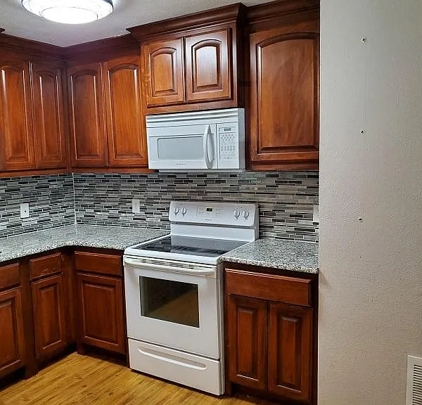 204 Hillcrest Ter — Photo 25