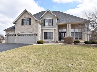 457 N Sycamore Ln, North Aurora, IL 60542