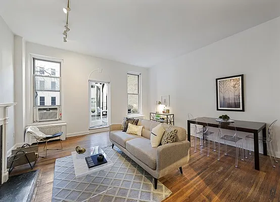 Sold by Warburg | media 15