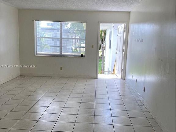 3rd image of 6211 SW 37th St APT 203
