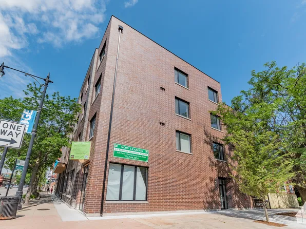 6400 N Wayne Ave #201, Chicago, IL 60626