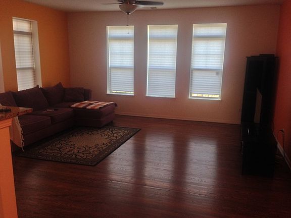 2nd image of 3815 S Langley Ave APT 202