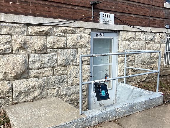 2nd image of 3540 Wyandotte St #1