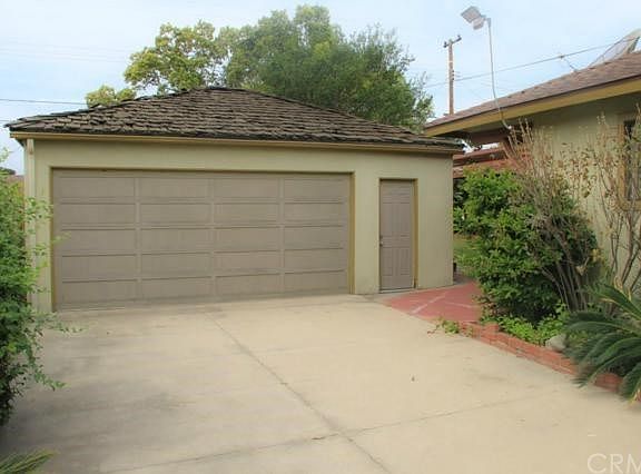 2nd image of 12561 Woodland Ln
