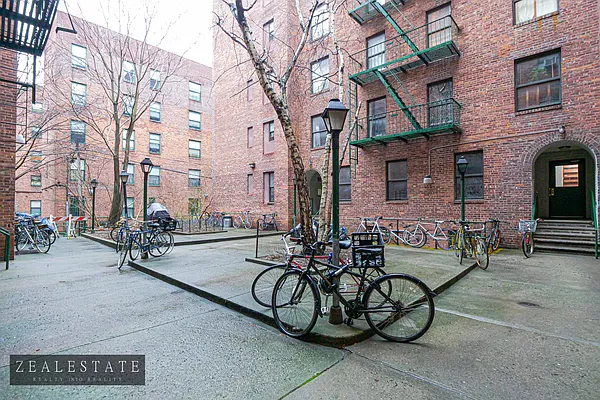 Rented by ZealEstate Group Inc | media 22