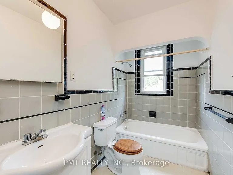 58 Leyton Ave #6 — Photo 11