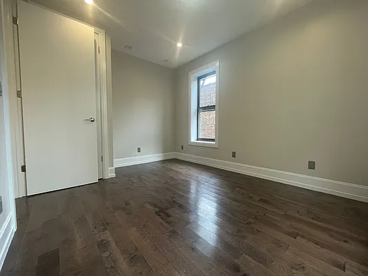 Rented by Zuz Realty | media 13