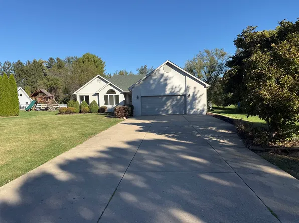 5Z Bonnie Ln, Somonauk, IL 60552