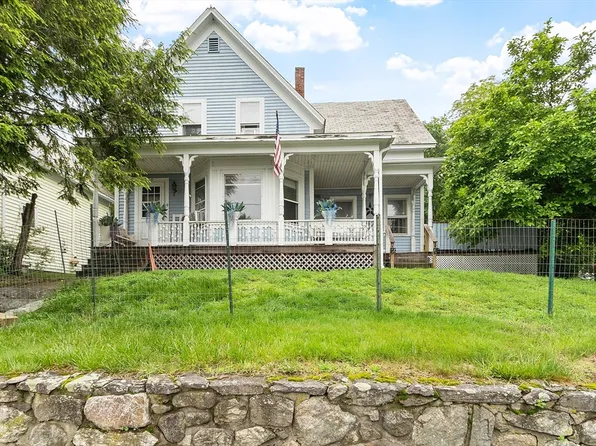 9 Pleasant St, Lunenburg, MA 01462