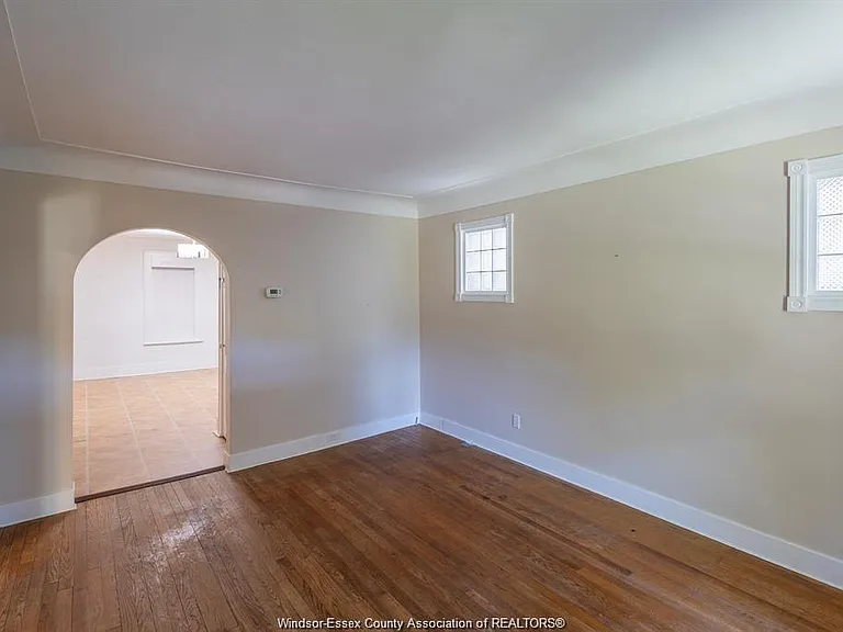 1630 Marentette Ave — Photo 4
