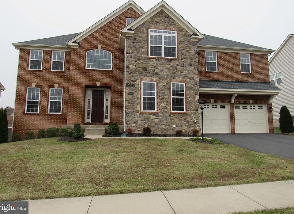 1st image of 4 Bradbury Way