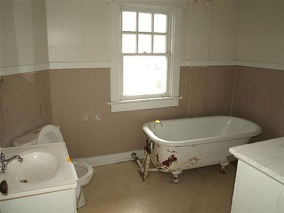 5th image of 314 Bellevue Ave