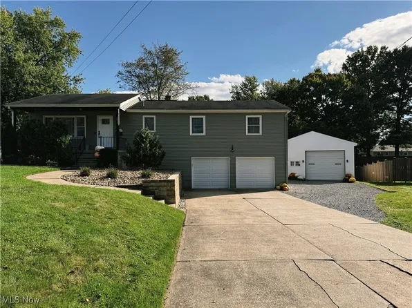 2855 Heatherbrae Dr, Poland, OH 44514