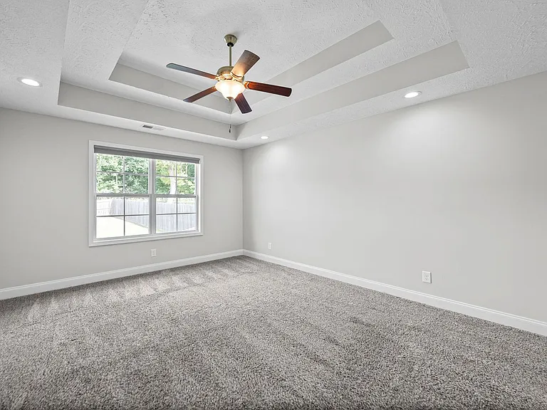 169 Bonnell Dr — Photo 15