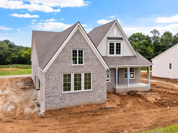 576 Baker Rd, Columbia, TN 38401