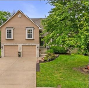 1229 SE Princeton Dr, Lees Summit, MO, 64081