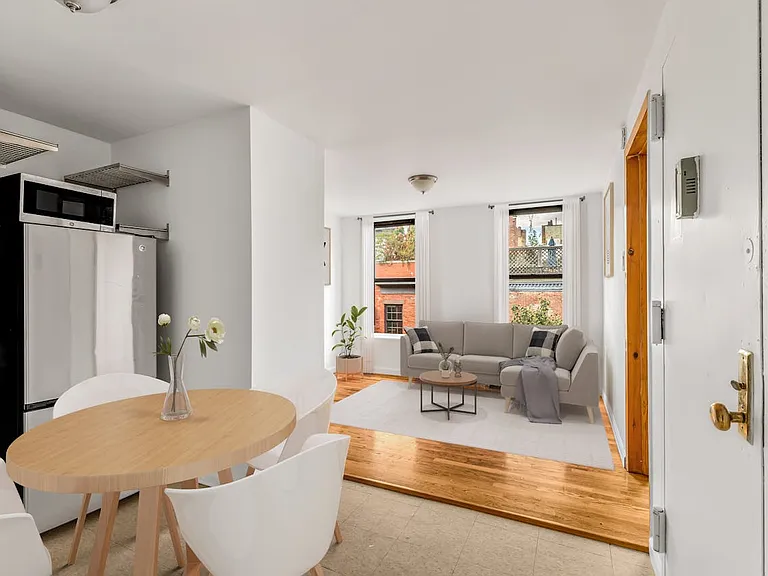 18 Cornelia St #12 — Photo 1