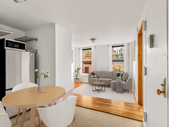 18 Cornelia Street image 1 of 13