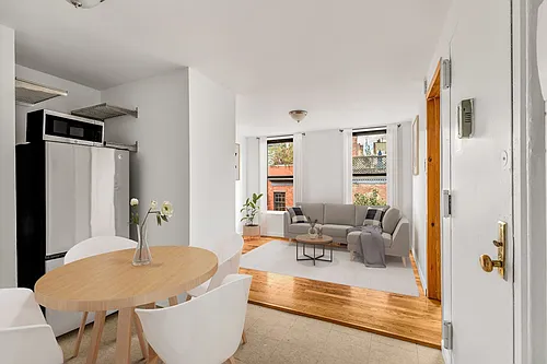 18 Cornelia St #12 Photo 1