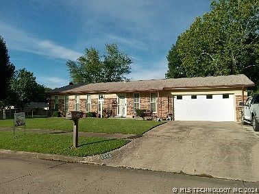 2nd image of 1748 Southridge Dr
