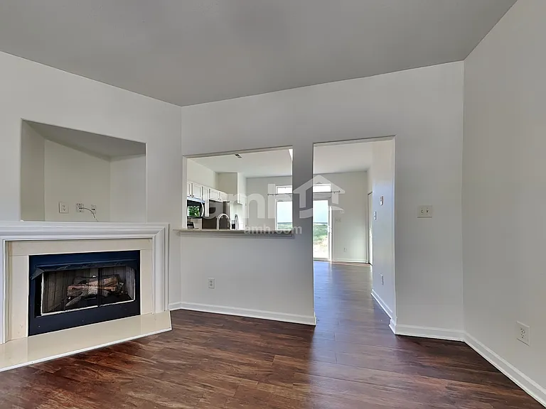 2604 Oasis Ln — Photo 8