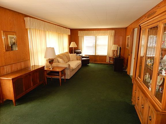 2nd image of 2639 Silver Creek Dr
