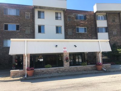 841 N York Rd #328, Elmhurst, IL, 60126