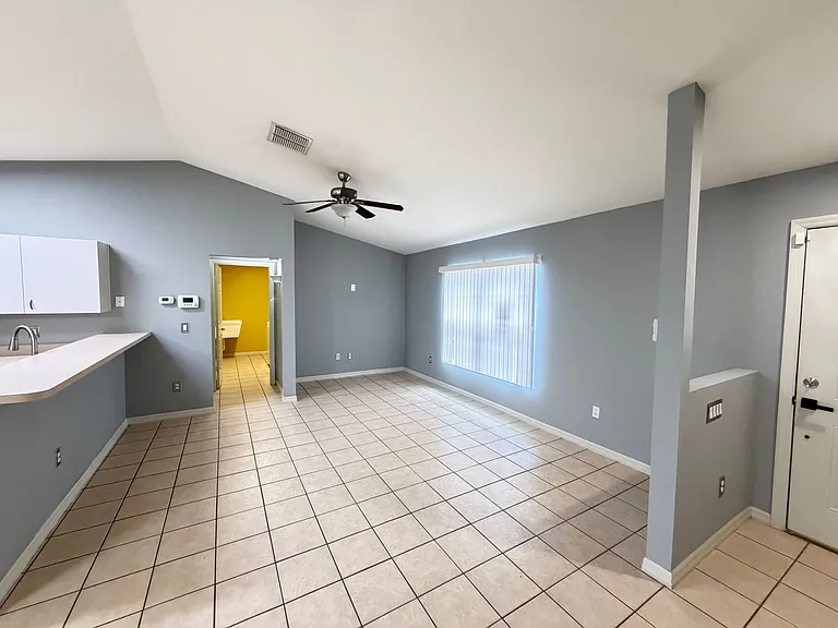 16195 SW 50th Terrace Rd — Photo 2