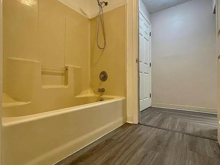 28 Main St #5 — Photo 16