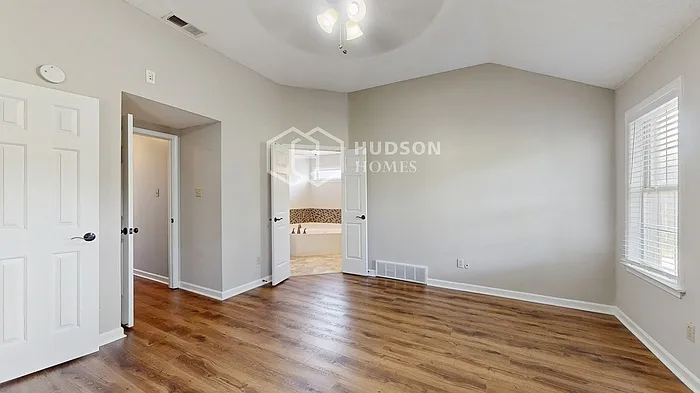 5039 Wolfchase Farms Pkwy — Photo 20