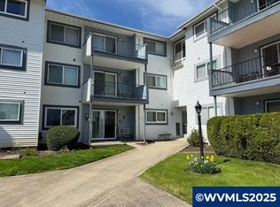 950 Evergreen Rd APT 227, Woodburn, OR 97071