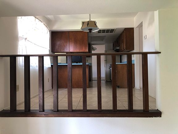4th image of 729 E Chilton Dr