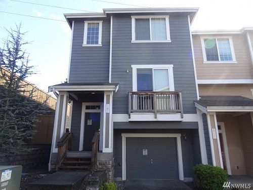 1st image of 102 Wild Rose St