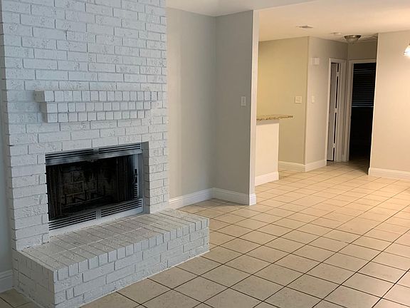 3rd image of 2315 Summer Place Dr
