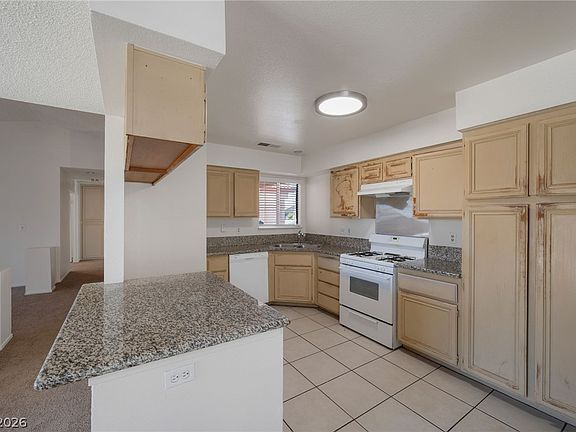 4th image of 6421 Chippindale Ln