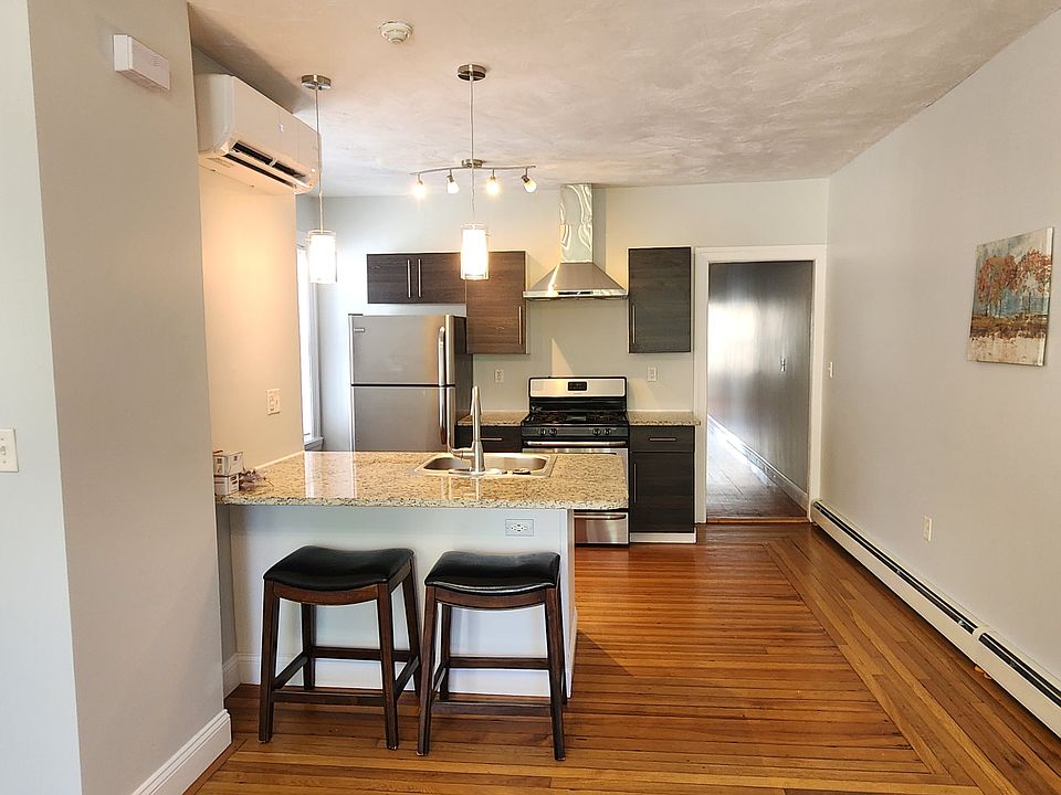 2nd image of 183 Camp St #2F