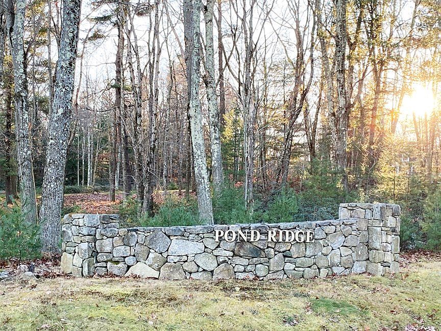 1st image of 40 Pond Ridge Dr #6