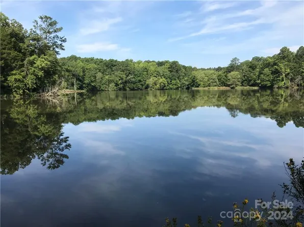 2793 Catawba Rd #24, Great Falls, SC 29055