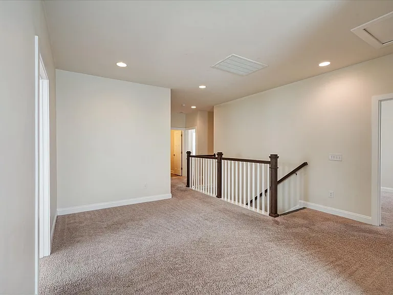 1309 Enfield Ln — Photo 39