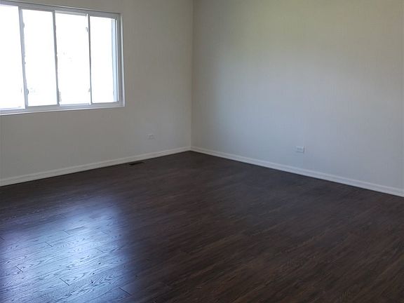 3rd image of 125 Wilshire Blvd