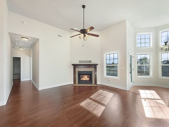 3rd image of 1242 Snowball Ln