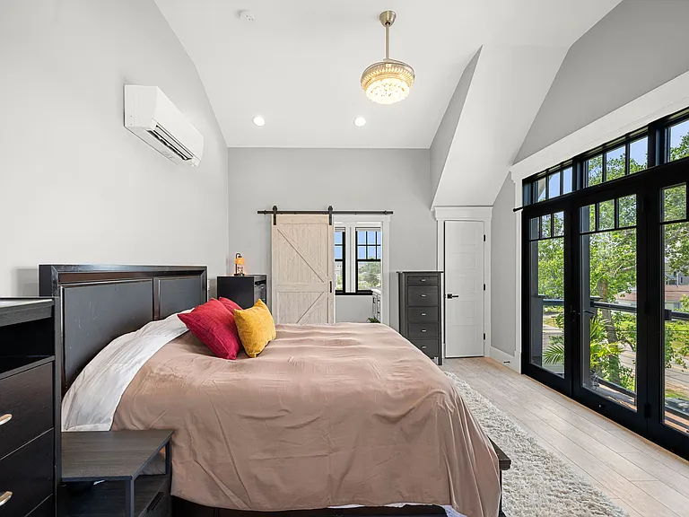 3 Louise St — Photo 25