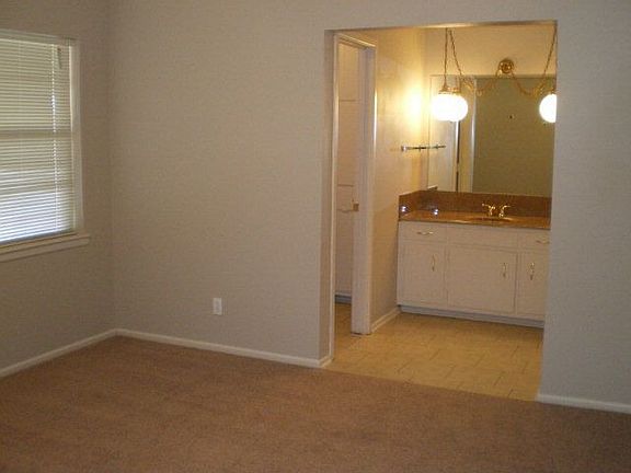 5th image of 1800 W 26th St