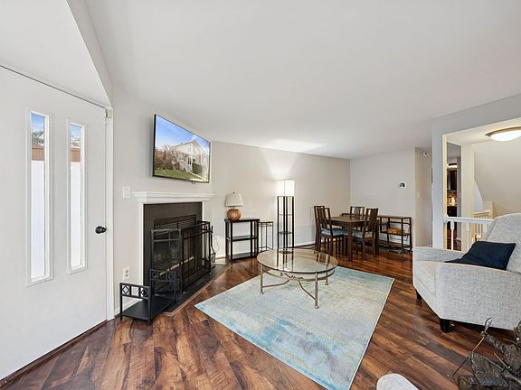5th image of 7307 Castleberg Ct