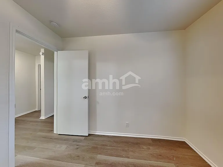2207 Southeastern Trl — Photo 25