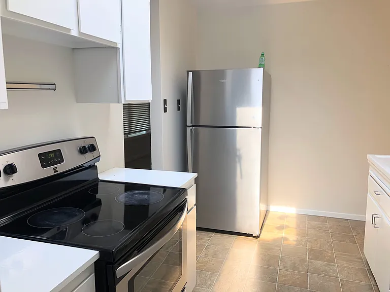 585 Bryan Ave — Photo 9