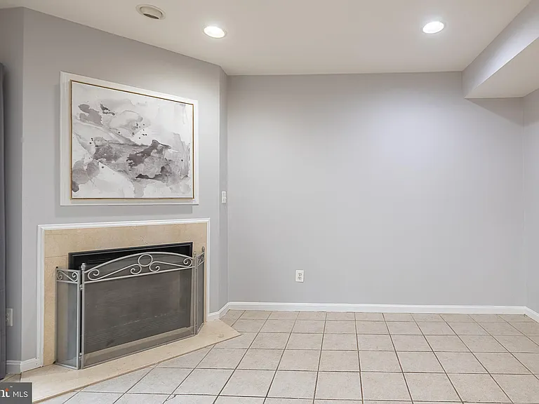 24635 Kings Canyon Sq — Photo 33