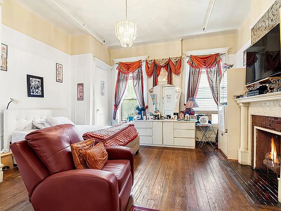 4th image of 315 W 139th St